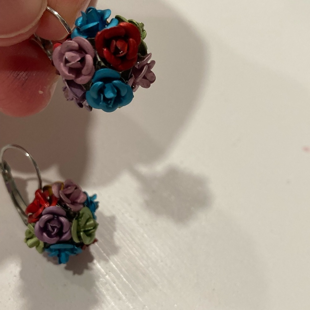 Earrings - Picture 7 of 7